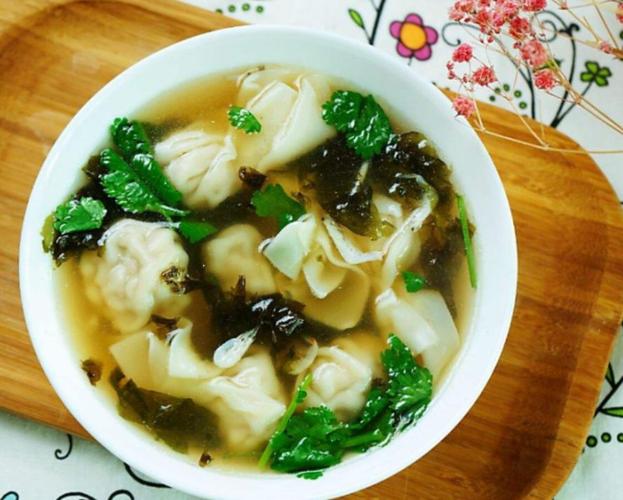 抄手和馄饨的区别（抄手和馄饨有什么不同）