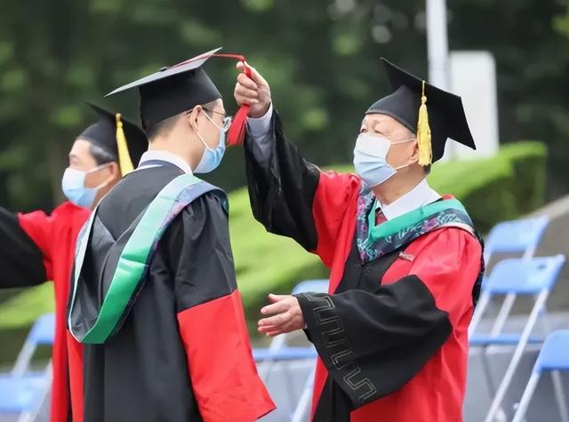 非全日制博士（什么是非全日制博士）