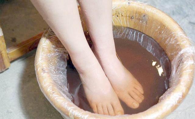 运动完可以泡脚吗（运动完能不能泡脚）