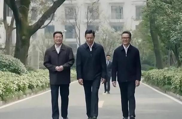 十大官场小说排行榜（官场小说十大排名）