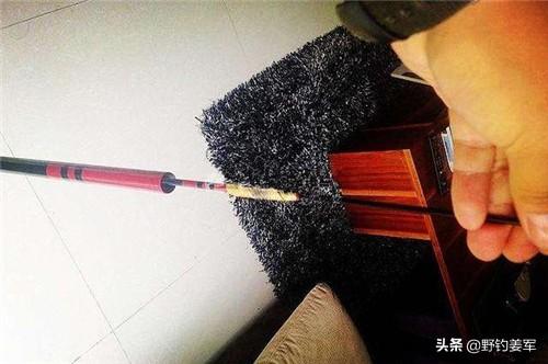 鱼竿收不回去了最简单办法（鱼竿收不回去了怎么办 ）