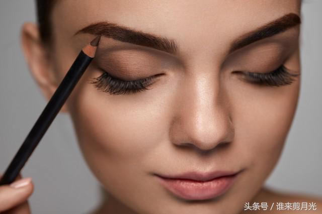 眉笔可以当眼线笔用吗（眉笔可以用来画眼线吗）