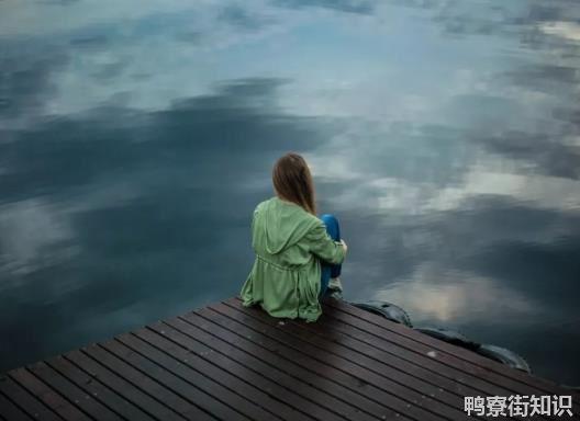 突然想哭情绪低落是什么原因（为什么会情绪低落想哭）