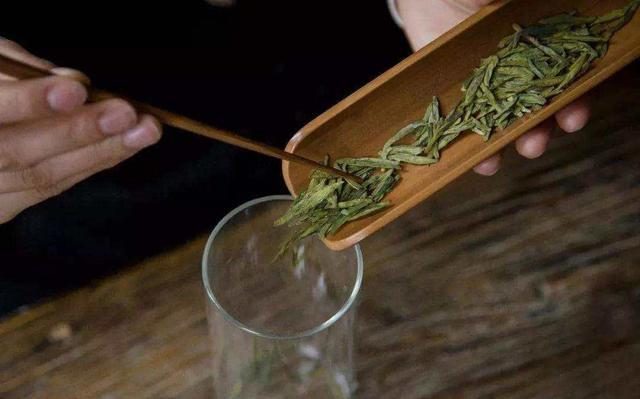 绿茶第一泡要倒掉吗（绿茶第一泡需不需要倒掉）