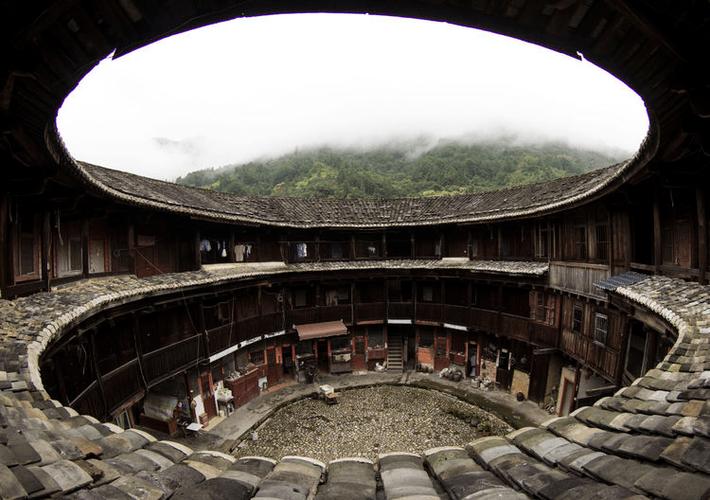 土楼在福建什么地方（福建最出名的土楼是哪里）