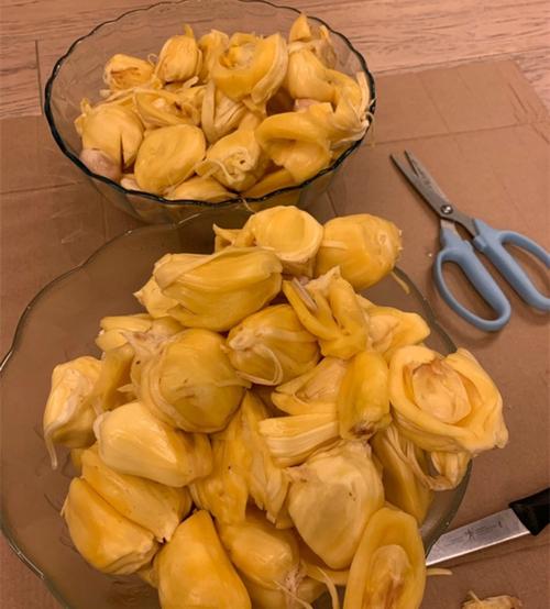 剥菠萝蜜手上黏黏的怎么去除（剥菠萝蜜手上粘怎么办）