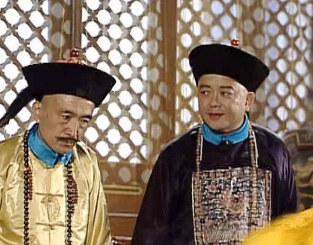 刘墉和和珅哪个官大（刘墉和和珅哪个官厉害）