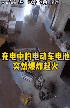 电动车电池爆炸预兆（电动车电池爆炸前有什么症状）