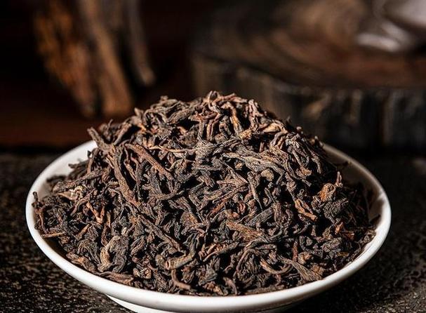 普洱茶生茶和熟茶哪个好（普洱茶生茶和熟茶哪个更好喝）