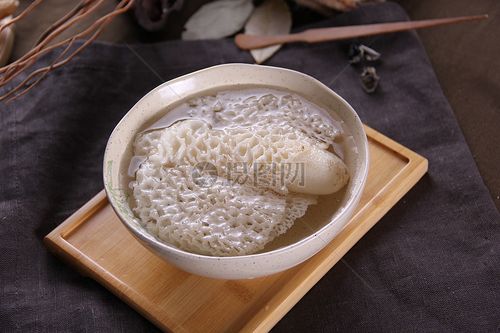 竹笙和竹荪的区别（竹笙和竹荪怎么区分）