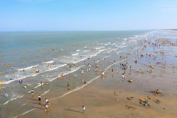 哪里的海边好玩又便宜（海边旅游哪里性价比高）