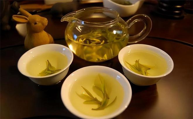过夜茶叶可以喝吗（隔夜茶能不能喝）
